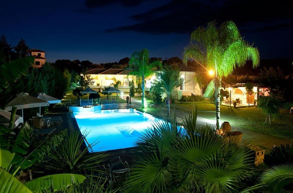 Dion Zois Apartment Finikounta Luaran gambar